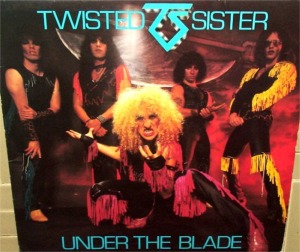 TWISTED SISTER - Under the blade