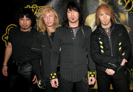 STRYPER - Covering                           